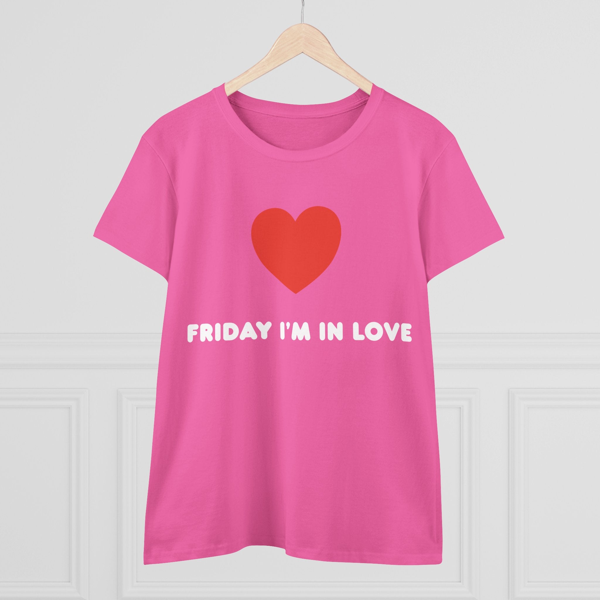 Friday I'm in Love - T-shirt - Kropsnær pasform
